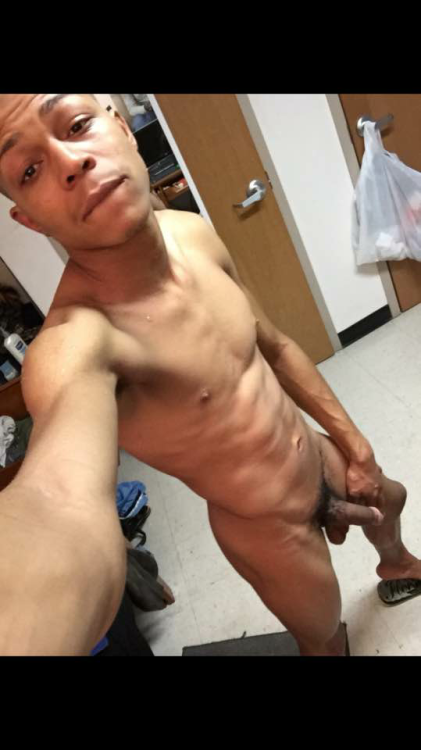 traps-n-trade:  <p> Traps-N-Trade: Follow, Reblog and Share! The BEST blog on Tumblr for dat Thug dick. All street, tatted, masculine, prettyboy, ass splittin BIG DICK shit with no junk advertising or bullshit. <p>Don’t be dick shy… Get