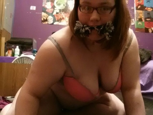 chubbypupchick:  I need a dommy/owner 