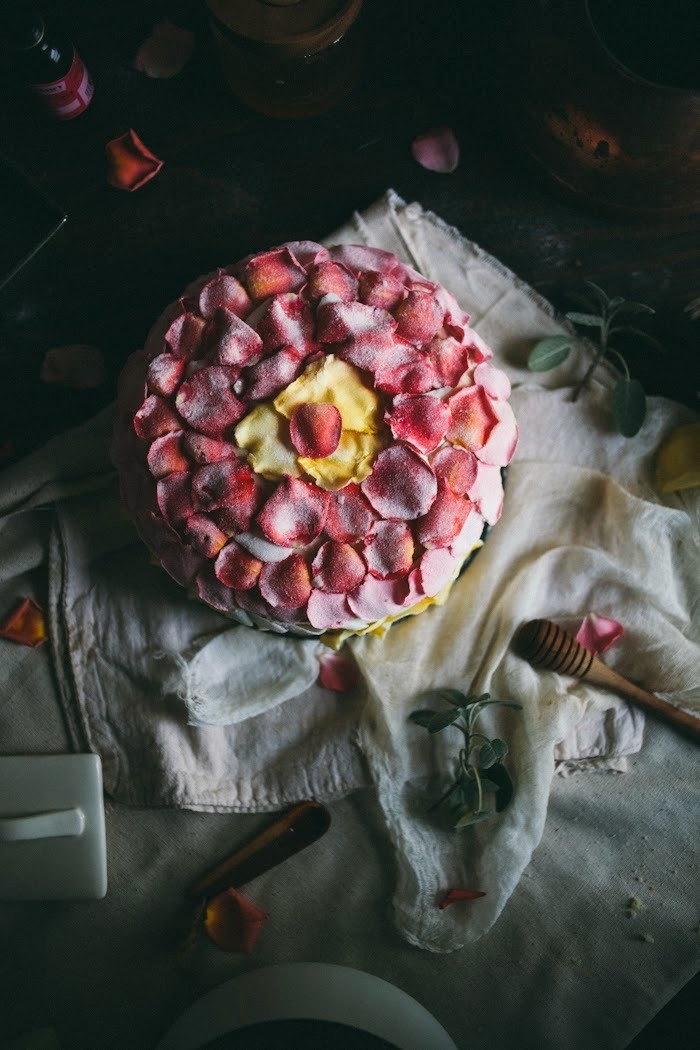 sweetoothgirl:    Salted Caramel Rose Cake  