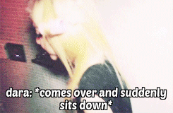 blondechan:  dara makin closing a toilet seat look sexy(??) 