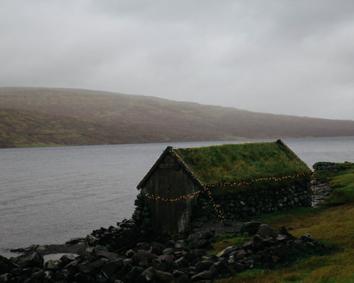 king-underthe-mountain: Christmas time in the Faroe Islands.