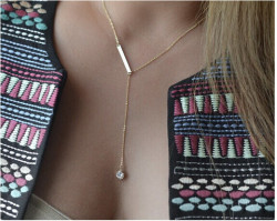 tidestoreclub:    Shining Slim with Pendant Necklace  