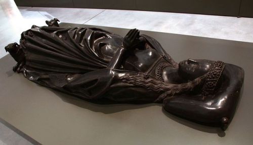 Recumbent effigy of Isabella of Bourbon, spouse of Charles the Bold, future Duke of Burgundy, i