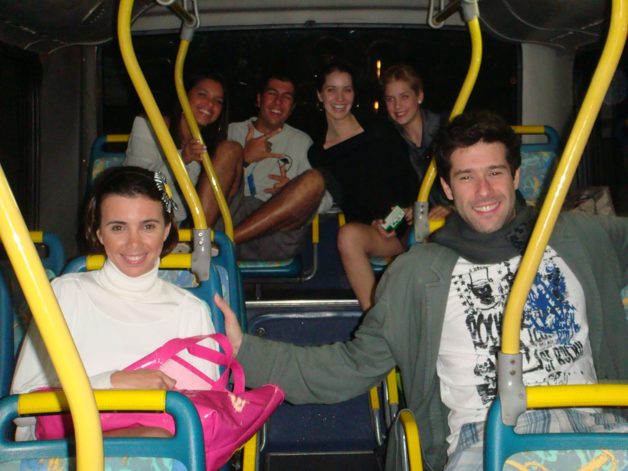 s-ophieds:  Sophia andando de busão hahahaha 
