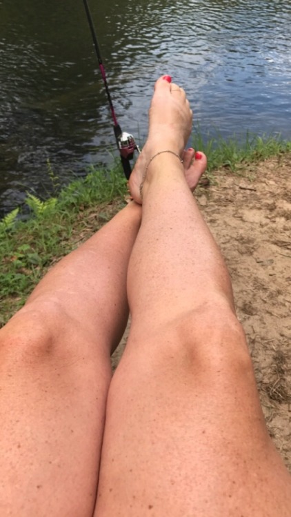 ankletwifey:@anklethotwife-blog @p-t-love @carolinecucks  The anklet tells a tale! To those in the k