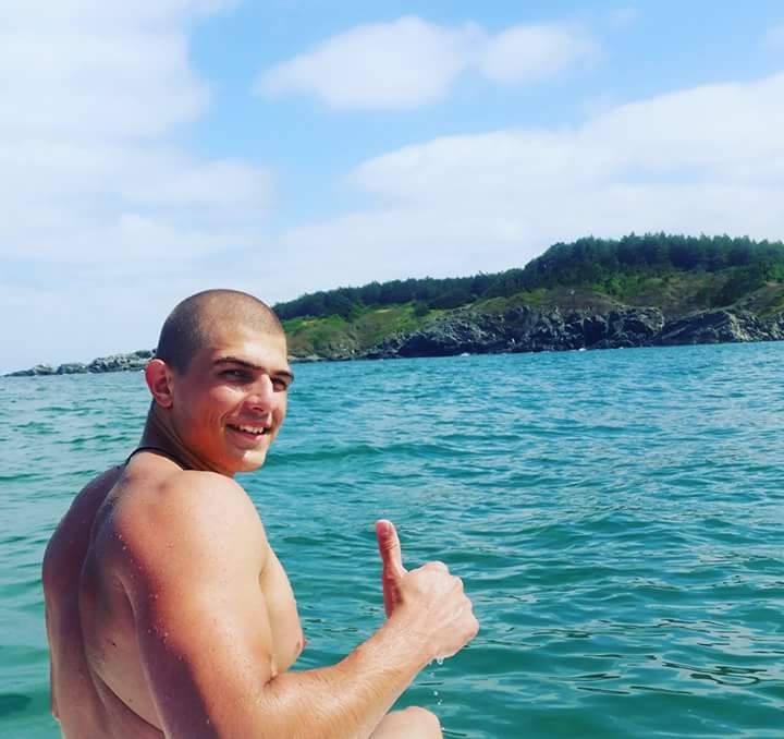 policecorps:  dudebg:  Ivan Peichev, sexy bulgarian boy  Excuse me while I go try