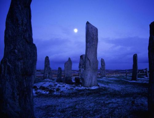 hawk-wings:(via Callanish Stones, Isle of Lewis, Stornoway, Scotland)