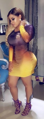 thicksexyasswomen:  daglowshop:  LainSuperble69