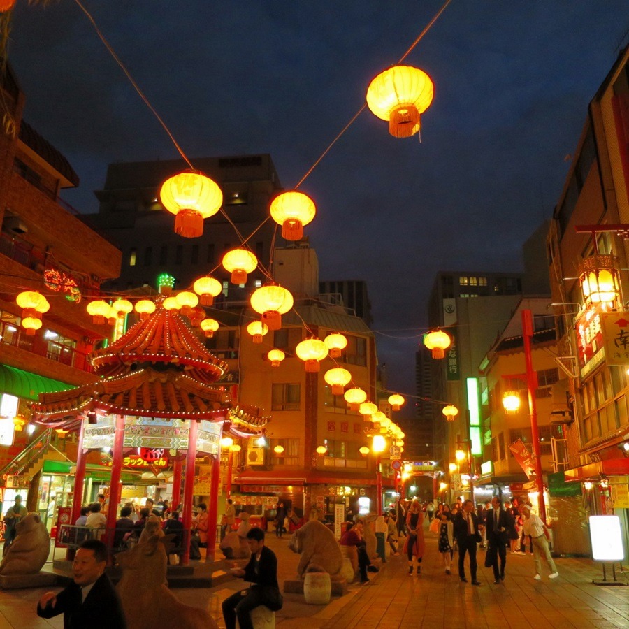 kumako365jp:  just a little walk at night 
