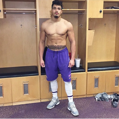 immafreebitxh:  Mmmm Duke!!! 