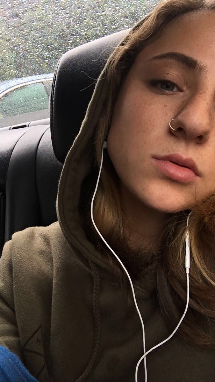 red-eyedandblue:  no smiles on rainy days 