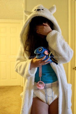 cutestbabyanddaddy:  Daddy bought me the cutest fuzzy robe, and it makes me want to cuddle all day.