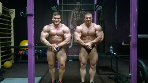 muscledlust:  Who wore it better?