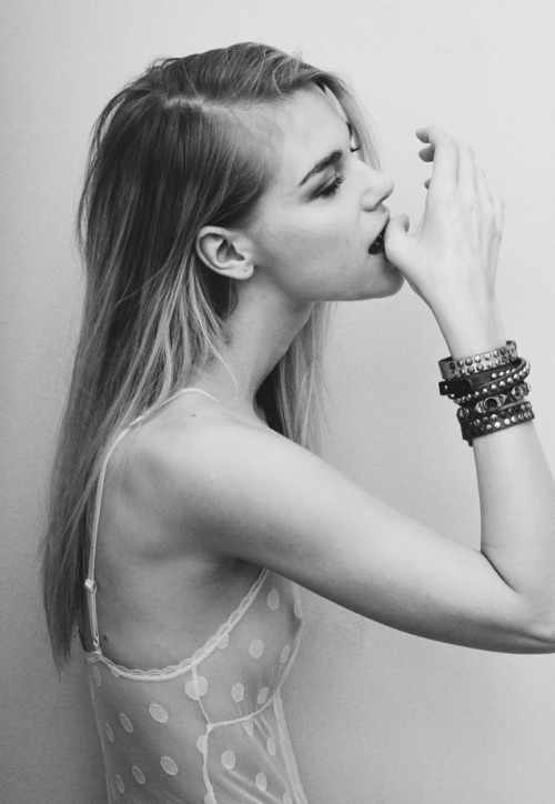 i-heart-tiny-girls: Posted via i-heart-tiny-girls.tumblr.com