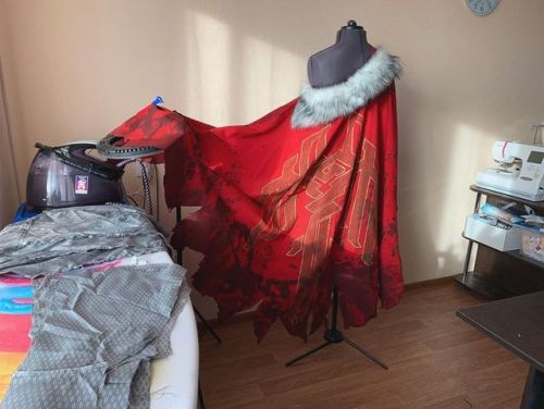 Our new dragon age cloak.Well, like new, @ifeelperfect1 made it almost three years ago, but the cloa