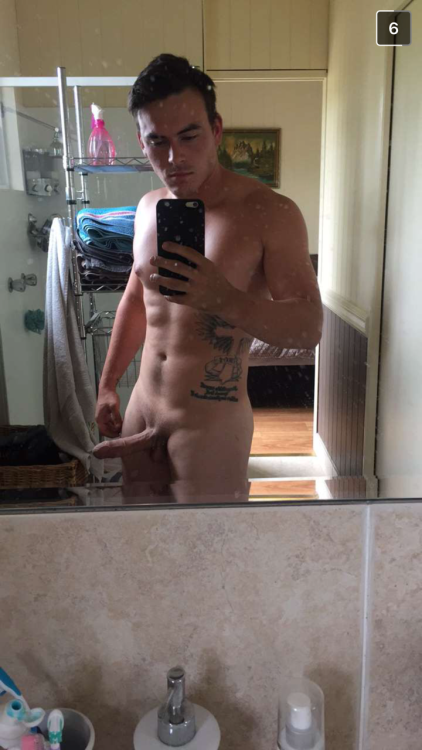 aussiesnapchatguys: Alex - workings in the navy