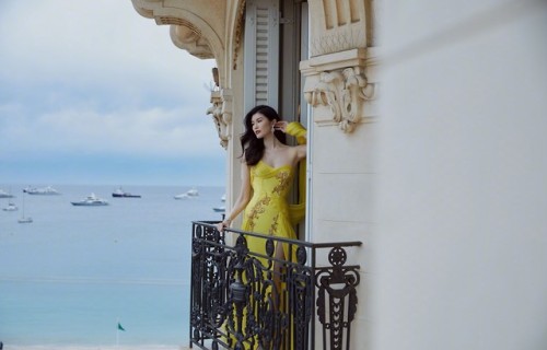 Sui He in Atelier Versace at the 72nd annual Cannes Film Festival 