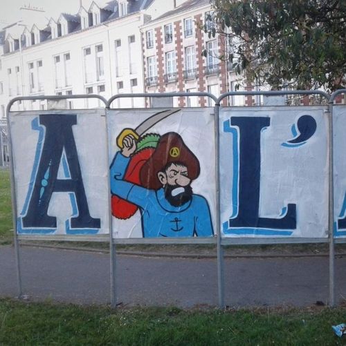 colerenoire:Nantes, dans la rue.Anarchist posters and graffiti in Nantes, France