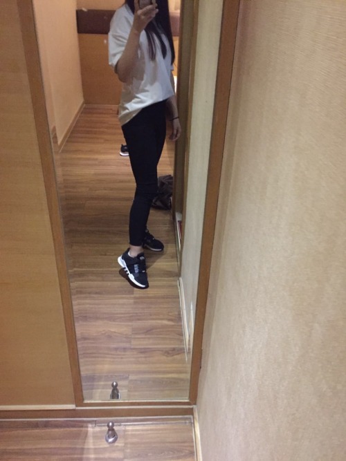 sexchen: lovejinerfan: lovejinerfan: 暑期旅游同行征集令！！！鲜嫩女友等你一起开心……征集年轻情侣一起出游，学生优先，单男必须是在校学生