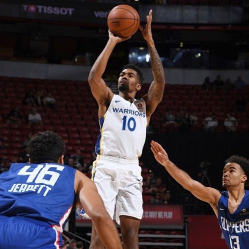 Dubs grab the win over the @laclippers,77-71 