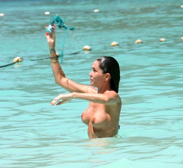 gocelebz:  Jasmine Waltz Topless 