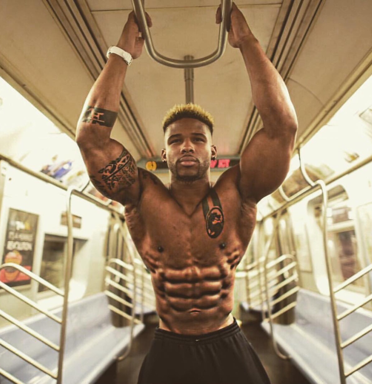 ishguevara:  absolutelyphyne:  Model: Terron Beckham  MI Novio ;)