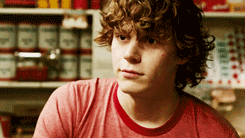evanthomaspeters:  Evan Peters as Charles in Safelight 