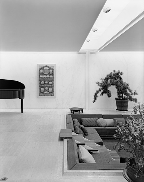 wandrlust: Irwin and Xenia Miller House, Eero Saarinen, Columbus, IN, 1958 — Ezra Stoller