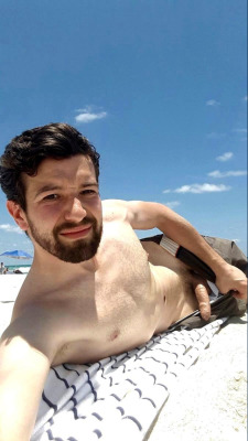 averagedudenextdoor:  Letting his uncut tool flop out discreetly at the beach