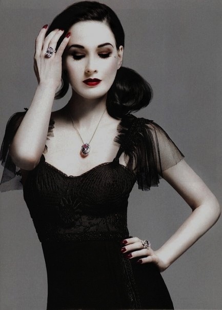 ditafetish:  Dita Von Teese http://goo.gl/25Rur