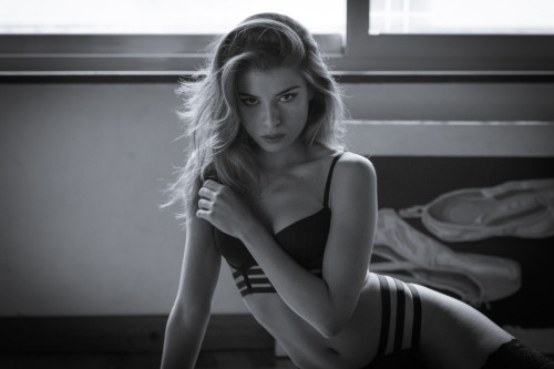stockingssexy:  http://stockingssexy.tumblr.com/archive