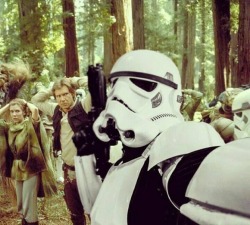 gunslinger-gentlemen:  the-power-of-the-dark-side: Just captured Han Solo and Princess Leia! #selfie #endor   imagine that though. being able to show that to your kids and being that, “that me”  Haha nice
