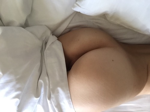 ialienslut: sleeping booty💤 More of me | My content | Spoil me 
