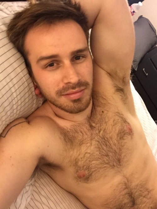 lifeofweesky:  someone come cuddle with me. adult photos