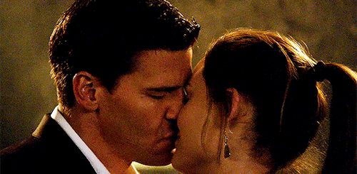 directerparrilla:ultimate shipper challenge: [8/10] first kisses I have a gambling problem, but I’m 
