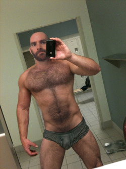 alanh-me: hrybeyr-blog:  furrymasculinenude:  furrymasculinenude:    Hot fucker….love to suck that nice cock    138k+ follow all things gay, naturist and “eye catching”   