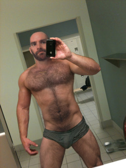 tommytank4:  hrybeyr-blog:  furrymasculinenude:  furrymasculinenude:    Hot fucker….love to suck that nice cock  Follow Tommytank4 for hot and muscular men