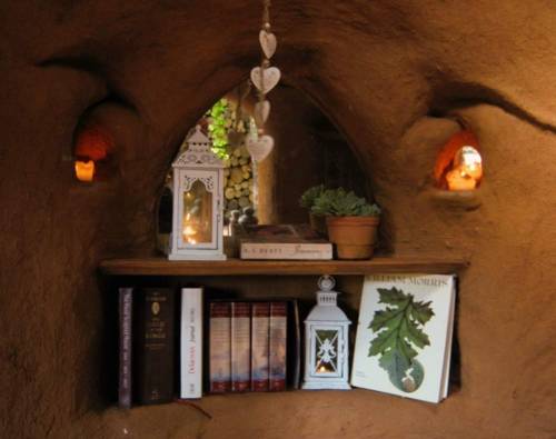 voiceofnature: The dreamy cob house of artist and authorKatherine Wyvern 