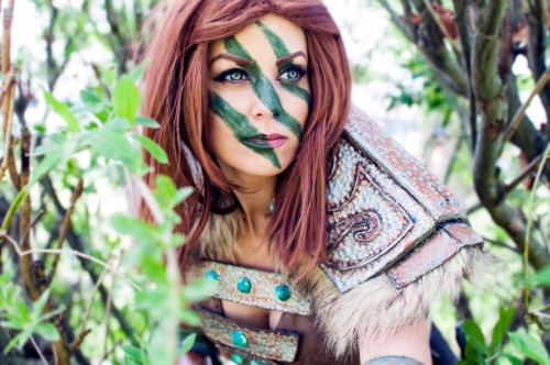 Aela the Huntress: www.facebook.com/addiescosplay photo: https://www.facebook.com/elybiphotography/