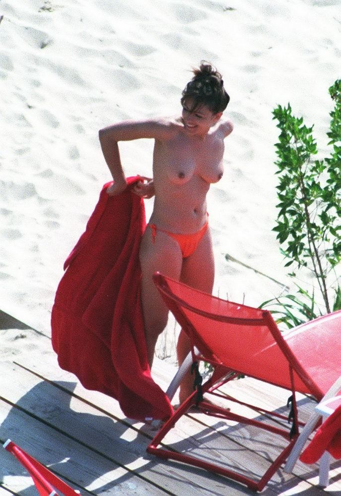 toplessbeachcelebs:  Elizabeth Hurley (Actress) topless in St. Bart’s, The Caribbean