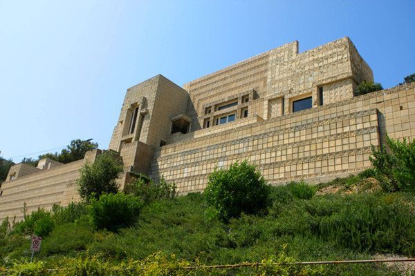 ohthethingsillsee:  Ennis House (Los Angeles, California) 