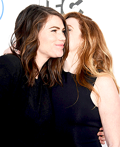 winchestersarrow:  Clea DuVall &amp; Natasha Lyonne attend the 2015 Film Independent