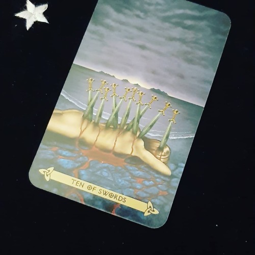 The only way is up! #tarot #tarotcards #tarotspread #divination #tarotreadersofinstagram #tarotdeck 