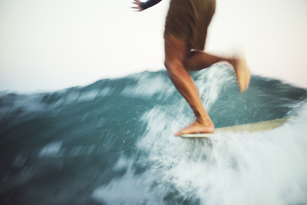 surphile:Alex Knost. Feet ahead.photog lowe-white via surfer