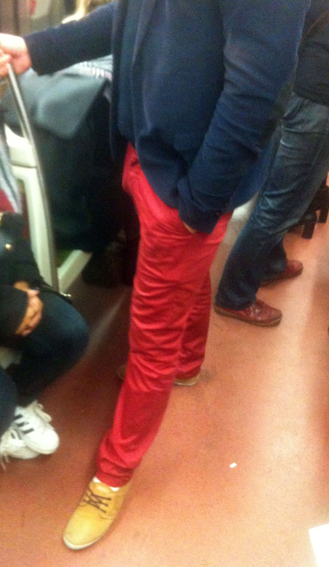 freeballing-and-more:  Petites photos d emon cru…. la video va suivre…..PLUS