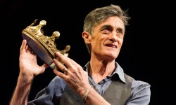 breakingnews:  Roger Rees dies aged 71The Guardian: Roger Rees, the actor best known for his roles on Cheers and The West  Wing, has died aged 71. The Tony award-winner passed away on Friday  after a brief illness. He is survived by his husband, the playw