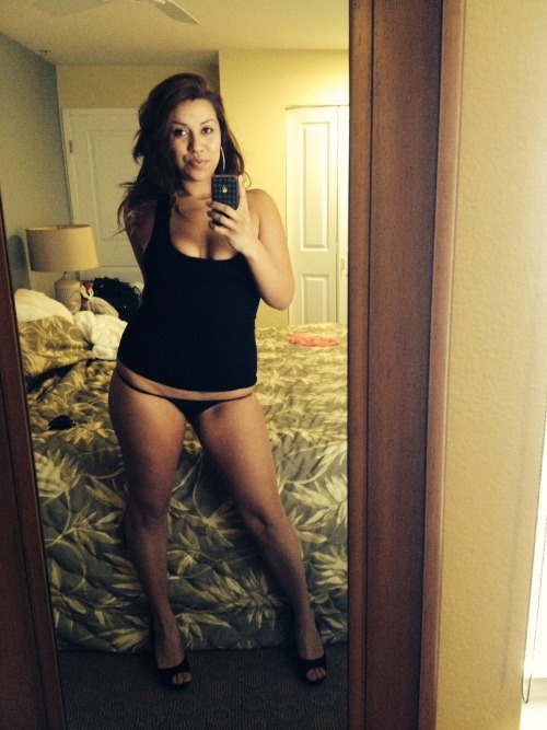 asianlatinaislands:  Amateur Latinas