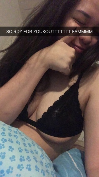 dontholdback-sg: thegalsofgram: Leaked pics from her Snapchat I want her