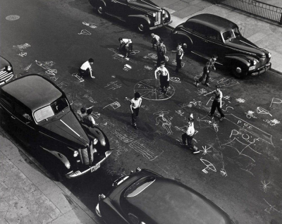 elegantsoull:Helen Levitt - street photography through the decades