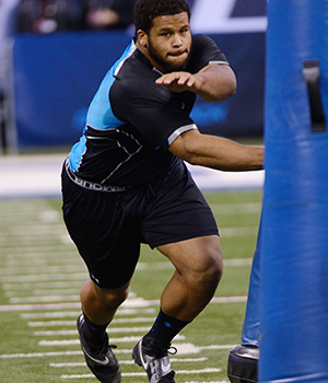 man4mancoitus:  Aaron Donald is a Tank. Sexy ass. 6’ 285lbs!!!!!!  Geez